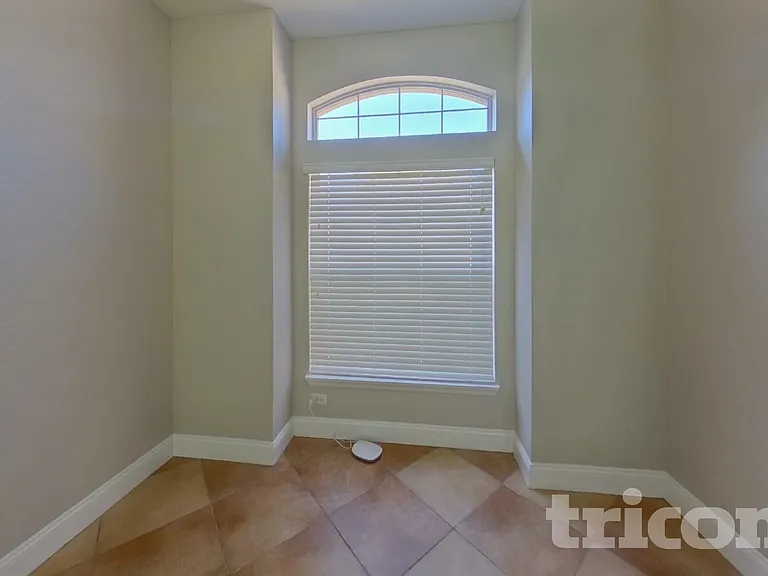 20639 Macon Pkwy — Photo 4