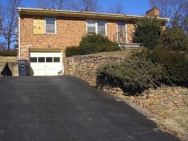 1st image of 4721 Autumn Ln NW