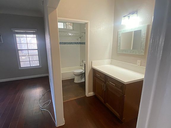 5th image of 1314 Sutherland St #206