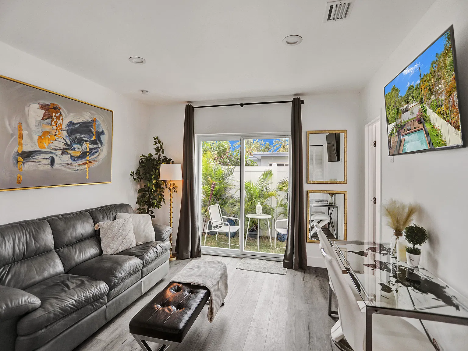 725 NE 7th St — Photo 3