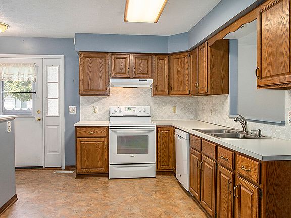 5th image of 4773 Weston Ave