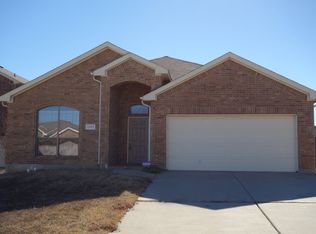 1111 Sunderland Ct, Fort Worth, TX 76134