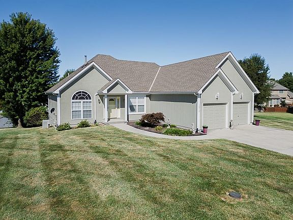 4th image of 12512 Pine Valley Dr