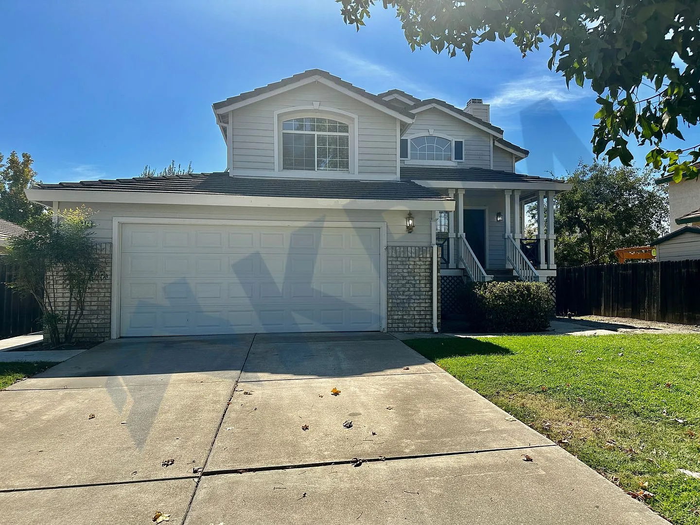 1410 Bluegrass Ln photo 1
