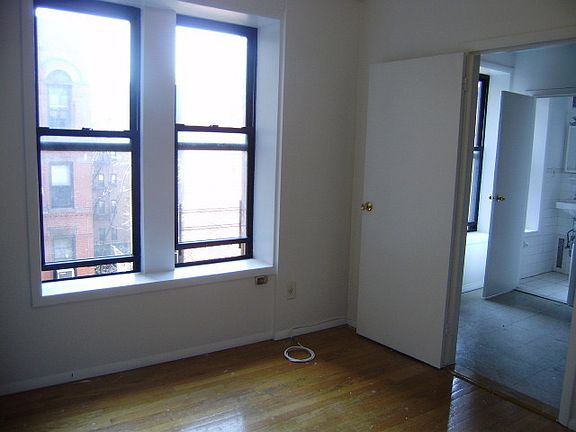 4th image of 335 E 94th St APT 19
