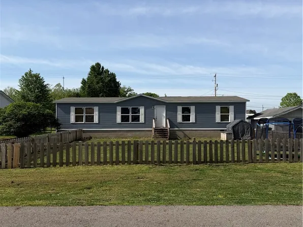 1048 Jackson St, Richmond Dale, OH 45673