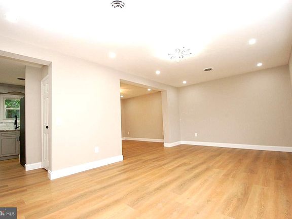 3rd image of 780 Stinchcomb Rd