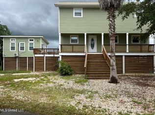 9116 W Simmons Cir, Ocean Springs, MS 39564