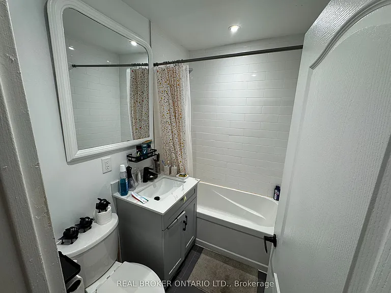 50 Benson Ave #2B — Photo 4