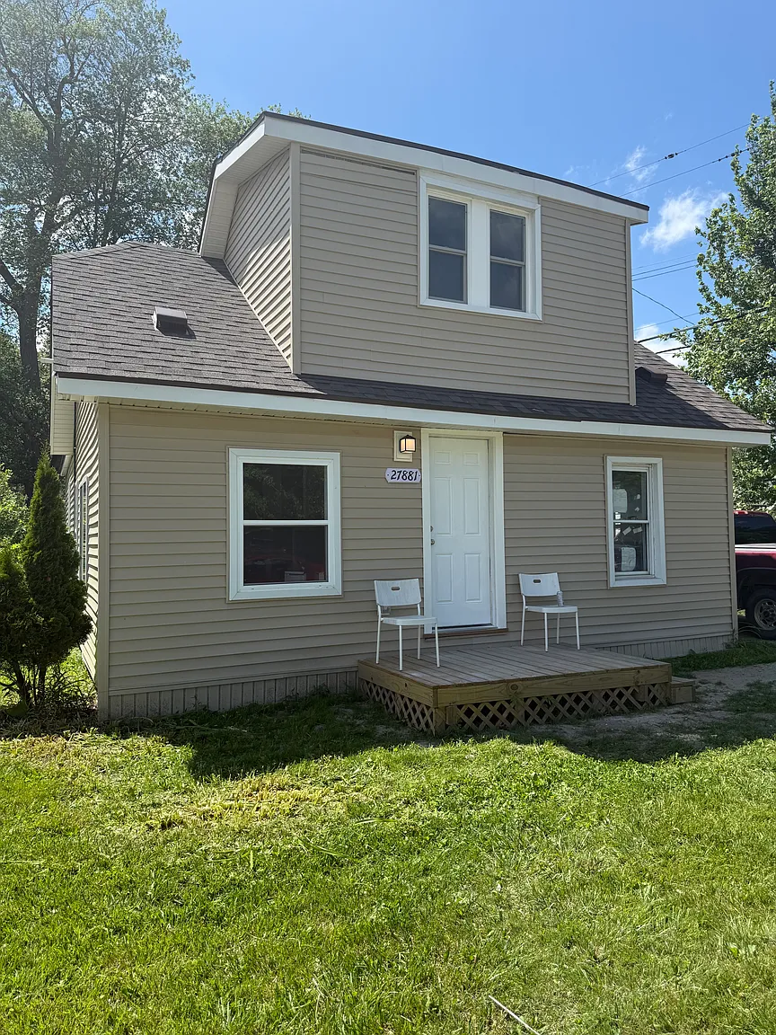 27881 Brettonwoods St photo 1