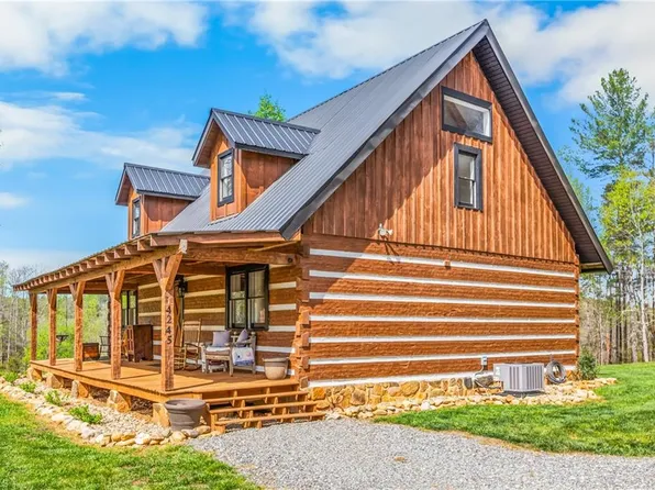 4245 Hillbilly Hollar Dr, East Bend, NC 27018