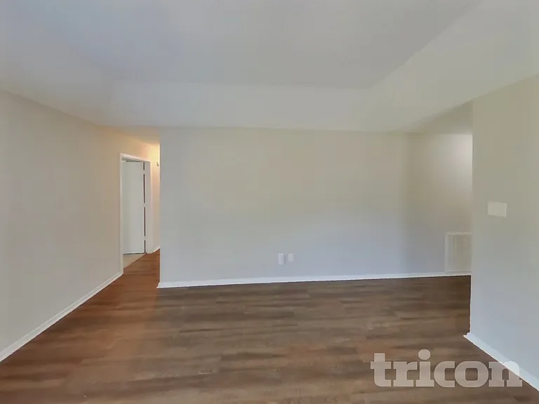 824 Hollow Creek Rd — Photo 3