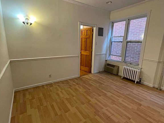 3rd image of 236 E 77th St APT 13