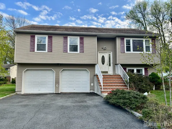6 Sussex Ct, Edison, NJ 08820