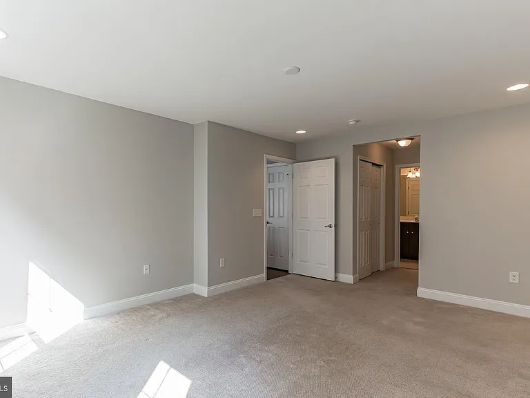507 Lexington Mews — Photo 16