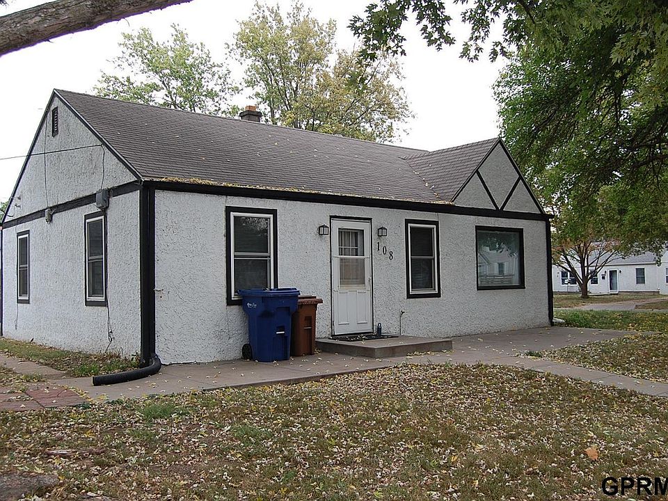 1st image of 108 E Sarpy Ave