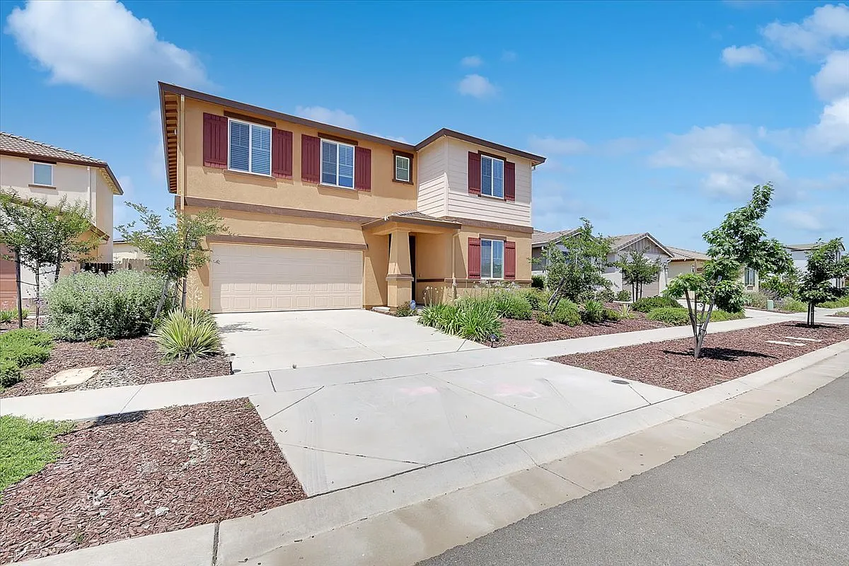 5 bed, 2948 sqft, $3,500 — Photo 1