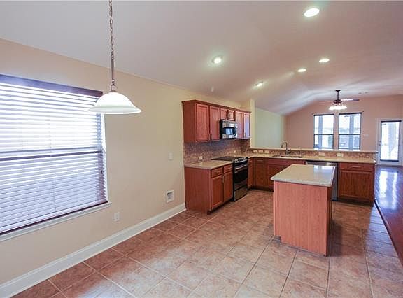 5th image of 2664 Gardendale Dr