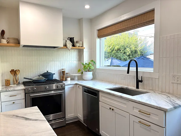 4625 Silverwood St — Photo 13