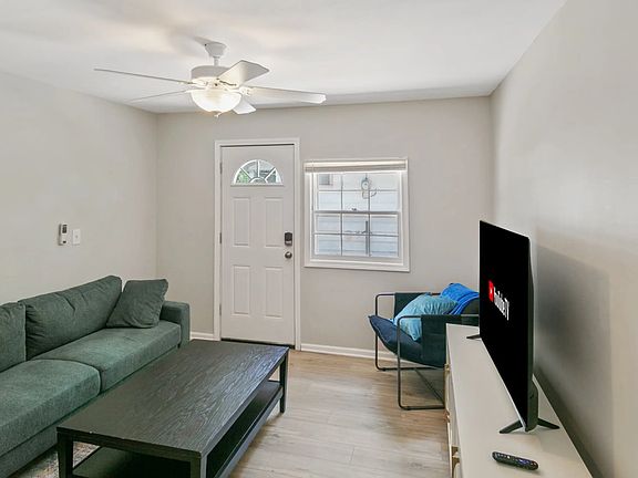 2nd image of 618 S Stewart Ave