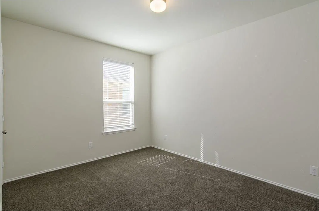 3 bed, 1646 sqft, $2,095 — Photo 4