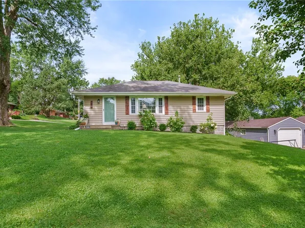 730 N 5th St, Carlisle, IA 50047