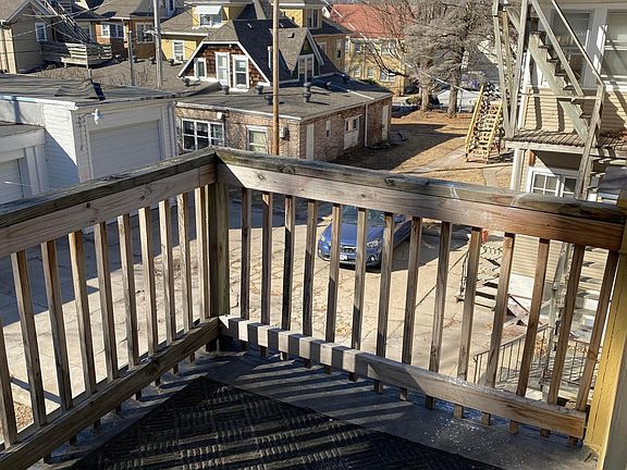 4th image of 4819 Cass St #2