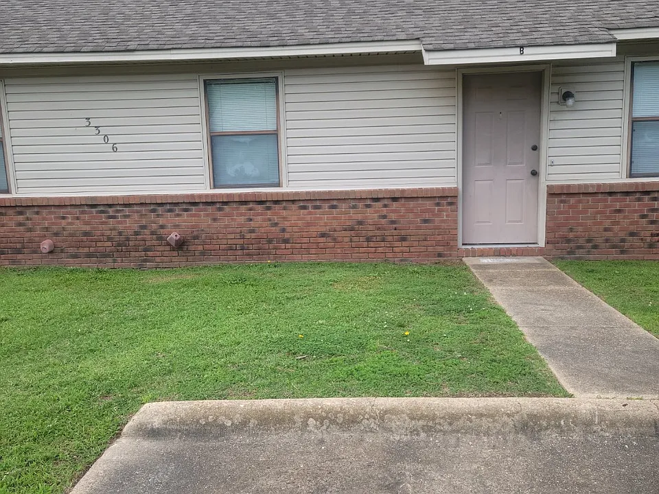 3306 Barrett Cir #B
