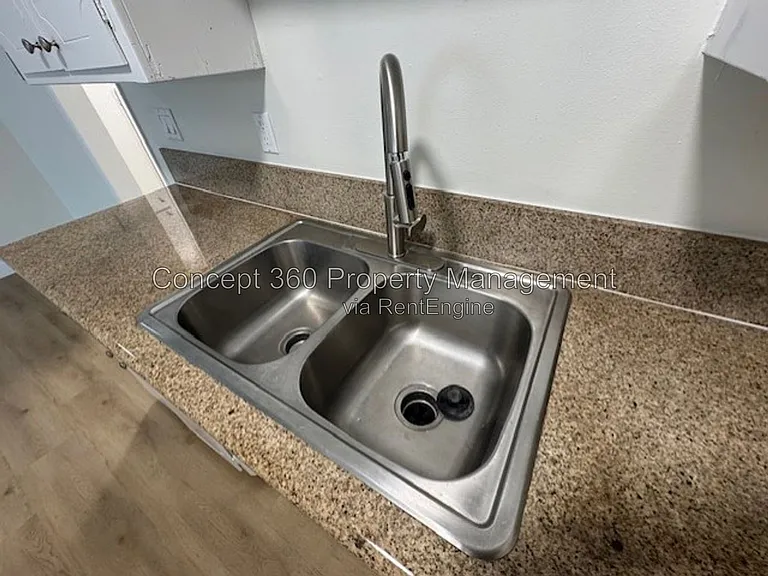 1021 Ohio Ave #7 — Photo 11