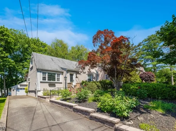 17 Kramer Ave, West Caldwell Twp., NJ 07006