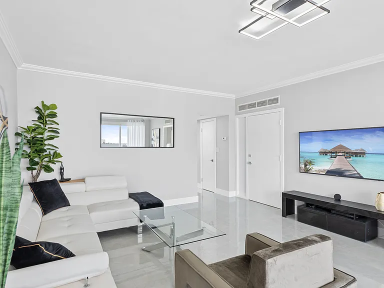 2800 E Sunrise Blvd #19D — Photo 12