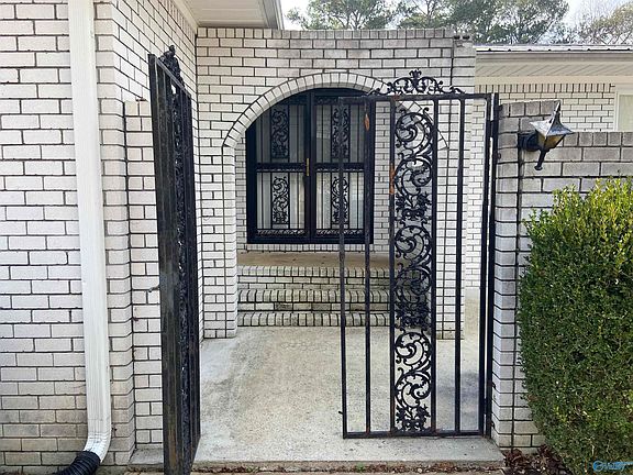 5th image of 2006 County Park Rd