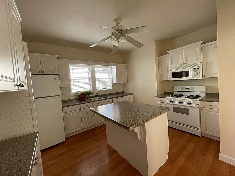 Spacious kitchen