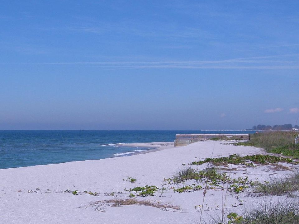 Amazing White Sand Beaches along the Sparkling Blue Gulf of 