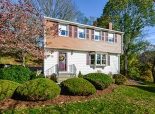 747 Lincoln St, Franklin, MA 02038
