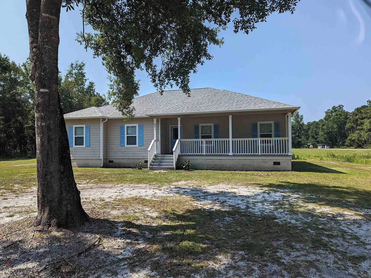 3 bed, 2.0 bath, 1898 sqft, $2,000 — Photo 2