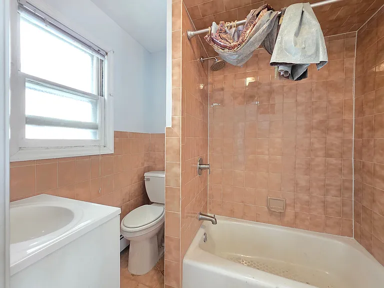 8 Lincoln Ave #1 — Photo 9