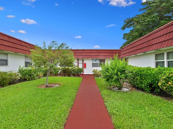 195 Waterford Crescent, Delray Beach, FL 33446