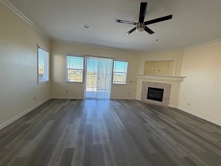 1041 Turnberry Dr — Photo 9