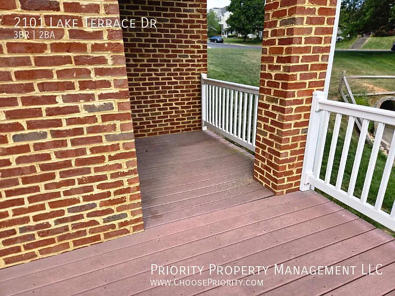 2101 Lake Terrace Dr — Photo 21