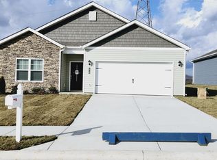 1720 Fox Meadows Cir, Bluff City, TN 37618