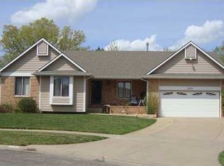 2151 N Tee Time Ct, Wichita, KS 67212