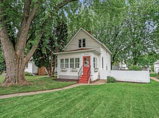 30680 N Lakes Trl, Lindstrom, MN 55045