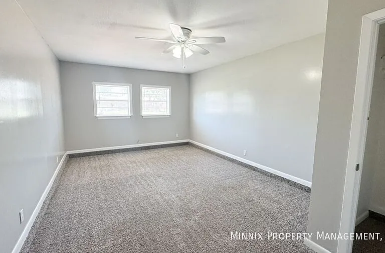 4817 45th St — Photo 10