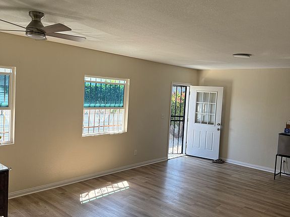 2nd image of 945 W 81st St #945