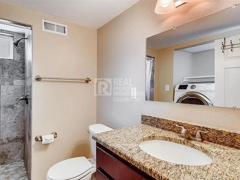 4870 Irving St — Photo 14