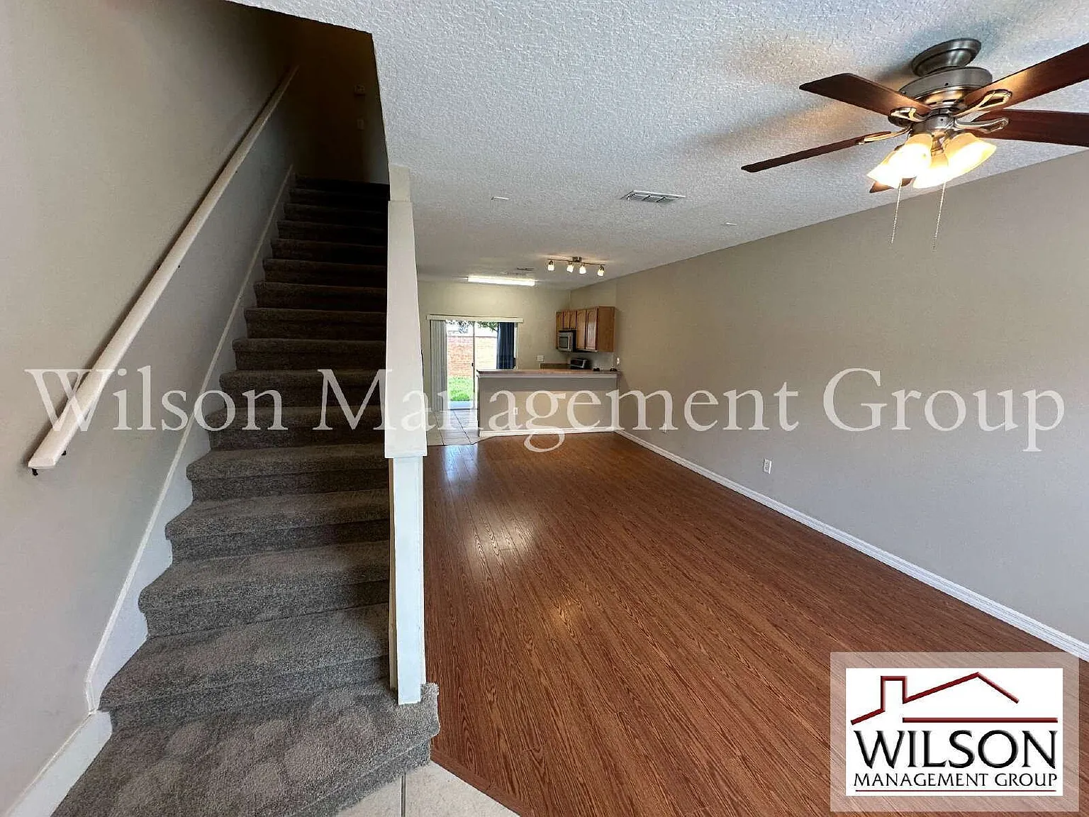 2 bed, 2.5 bath, 1056 sqft, $1,595 — Photo 2