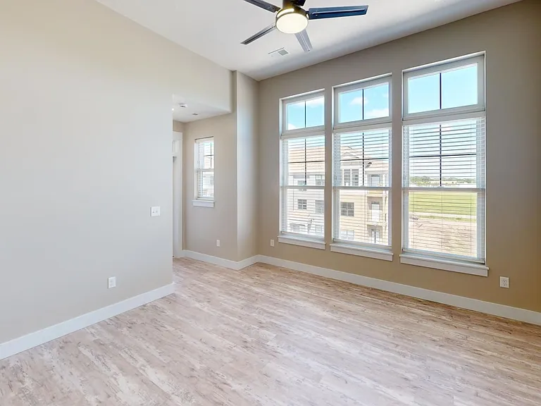 3235 Nyla St — Photo 46