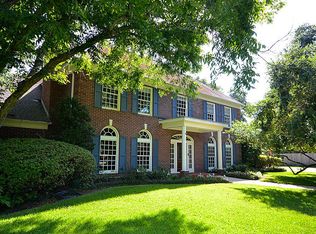 518 W Alkire Lake Dr, Sugar Land, TX 77478