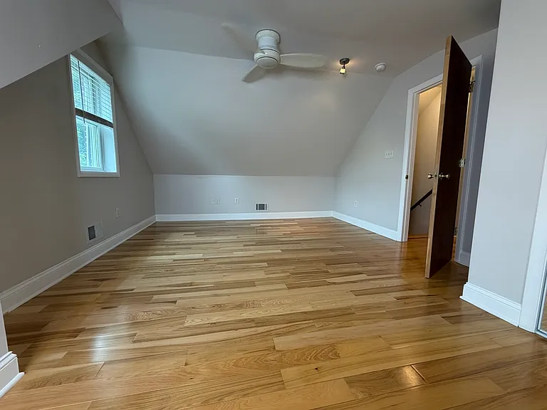 126 Median Dr — Photo 32